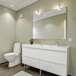 Four-bedroom With A Hot Tub 09